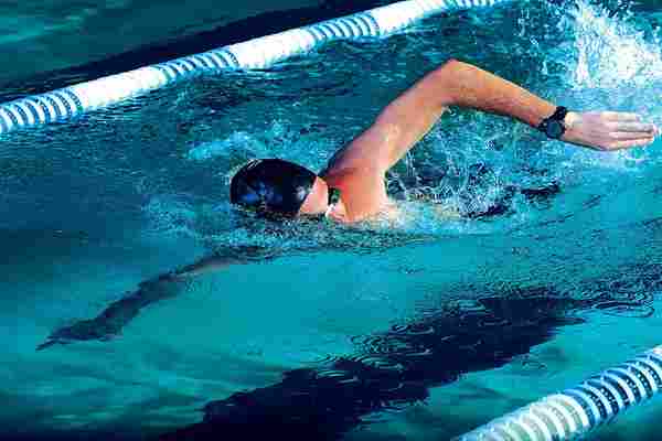 Los mejores relojes deportivos para natación del 2021